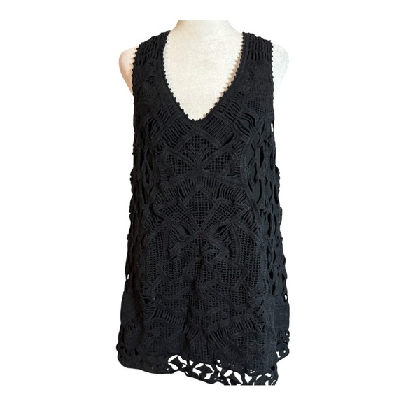 Banana Republic Tops - Banana Republic Black Lace Overlay Dress Geometric Pattern Size L